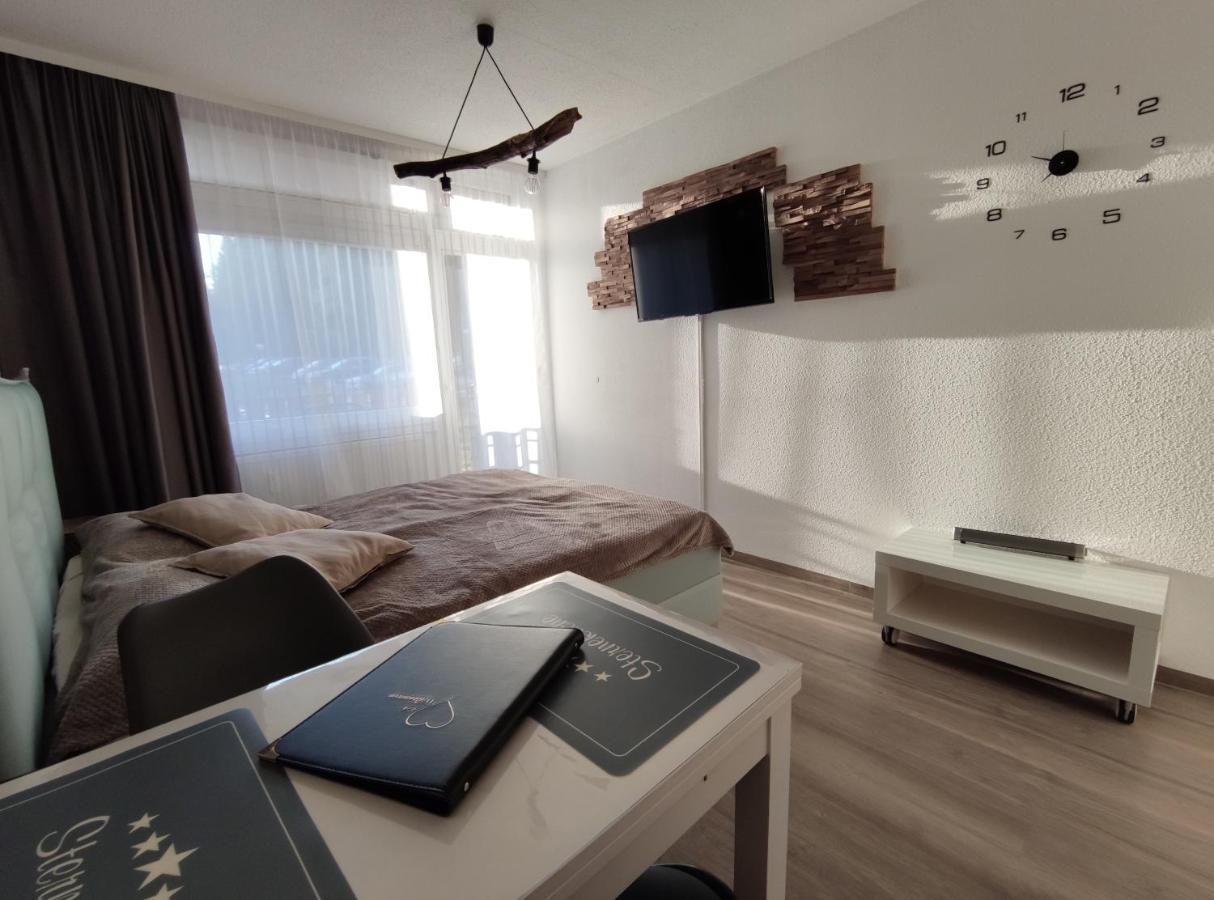 Studio 20Qm Mit Balkon Und Innenpool - 22010 Schluchsee Kültér fotó